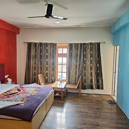 Tsaskan Hotel Лех Экстерьер фото