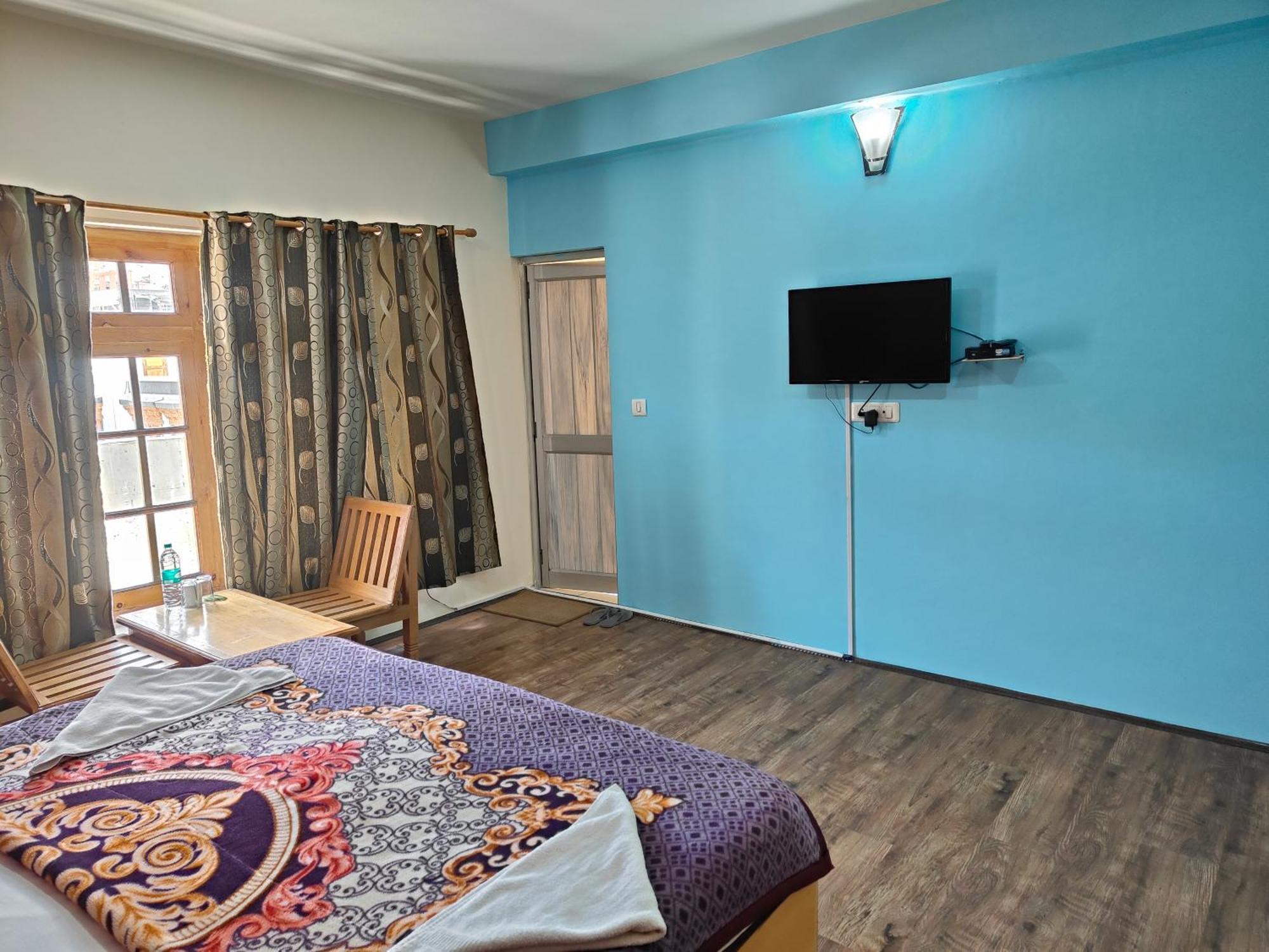 Tsaskan Hotel Лех Экстерьер фото