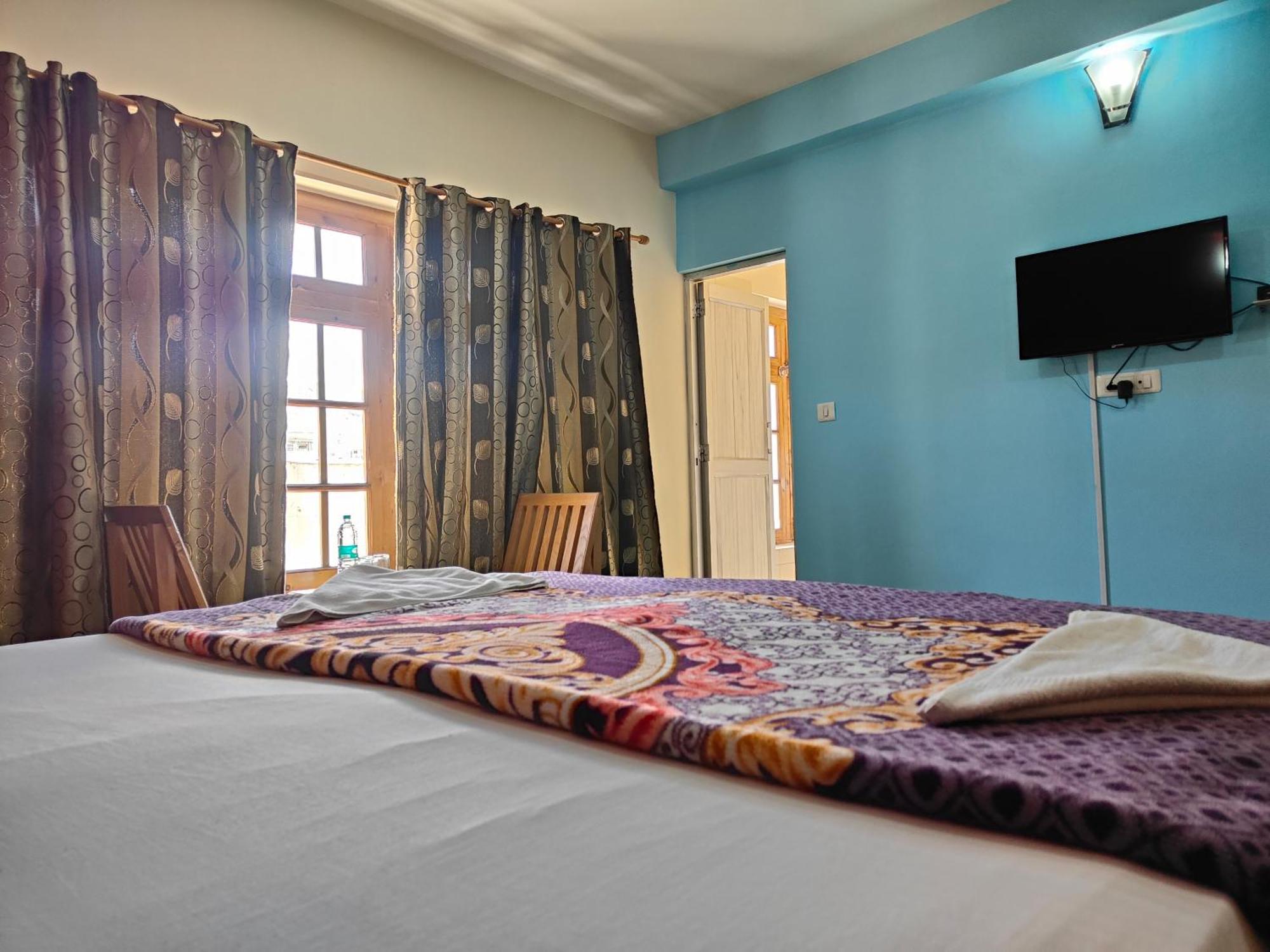 Tsaskan Hotel Лех Экстерьер фото